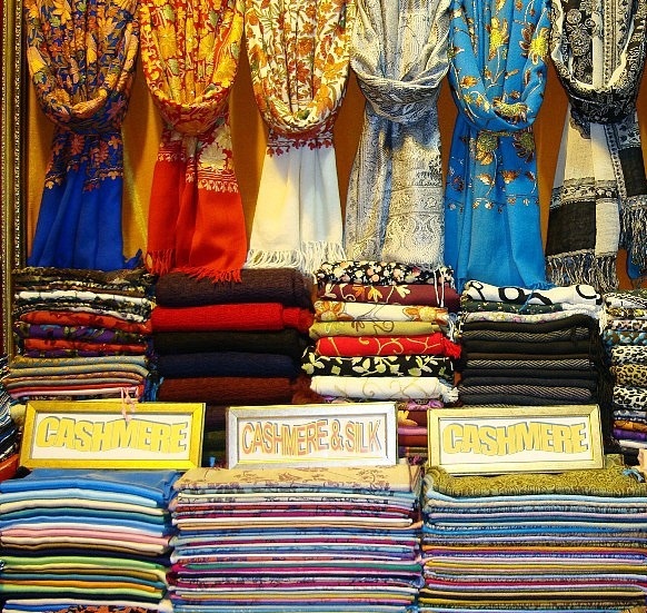 Фото Текстильный рынок Кемера