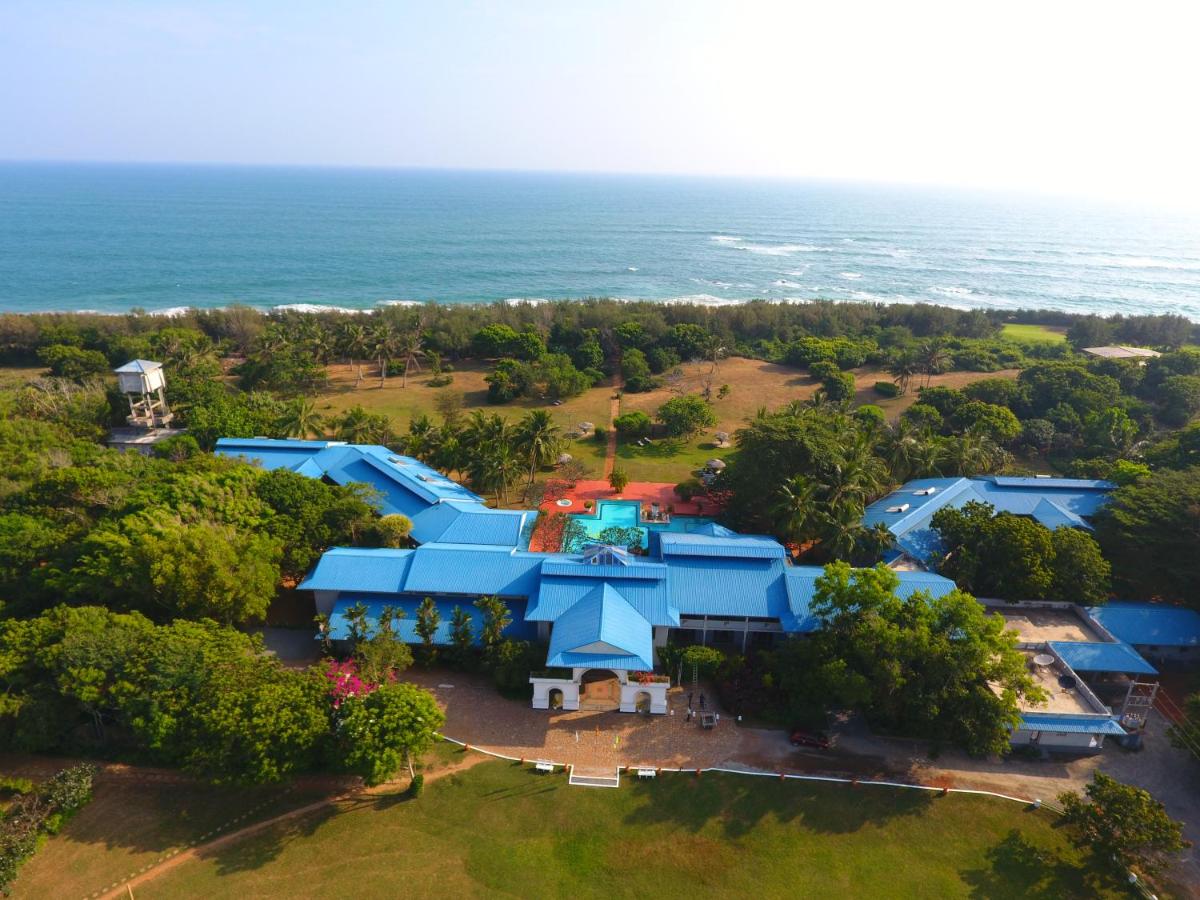 The Oasis Ayurveda Beach Resort, Hambantota