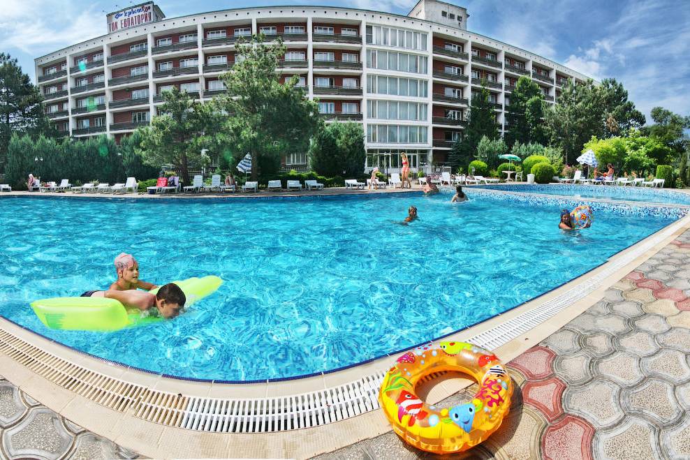 в какой стране лучше всего отдыхать с детьми. 1024 0 lgmf179eddd7 image 1617789056757. в какой стране лучше всего отдыхать с детьми фото. в какой стране лучше всего отдыхать с детьми-1024 0 lgmf179eddd7 image 1617789056757. картинка в какой стране лучше всего отдыхать с детьми. картинка 1024 0 lgmf179eddd7 image 1617789056757. Семьям с детьми особенно важно, чтобы на курорте был благоприятный климат и привычная еда, на улицах – безопасно, в аэропорту не пришлось долгое время ждать посадки на самолет, а в случае необходимости можно было быстро получить медицинскую помощь. Специалисты Level.Travel составили список из пяти стран, отвечающих всем этим требованиям.