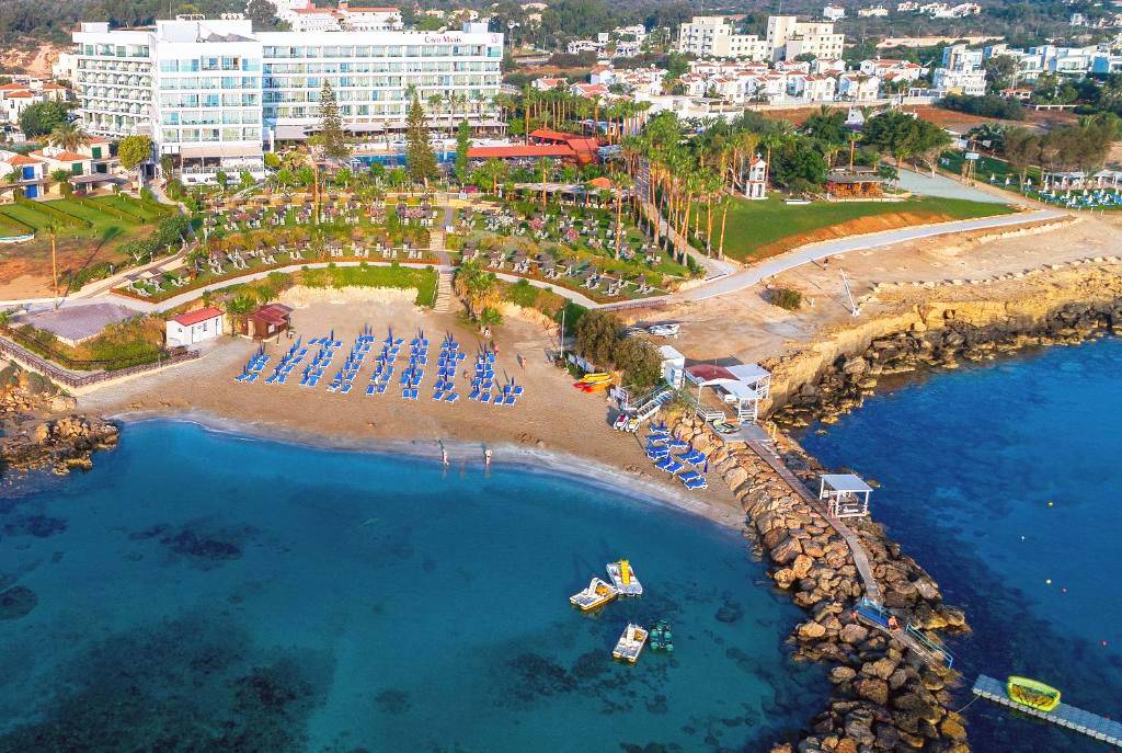 Cavo Maris Beach Hotel