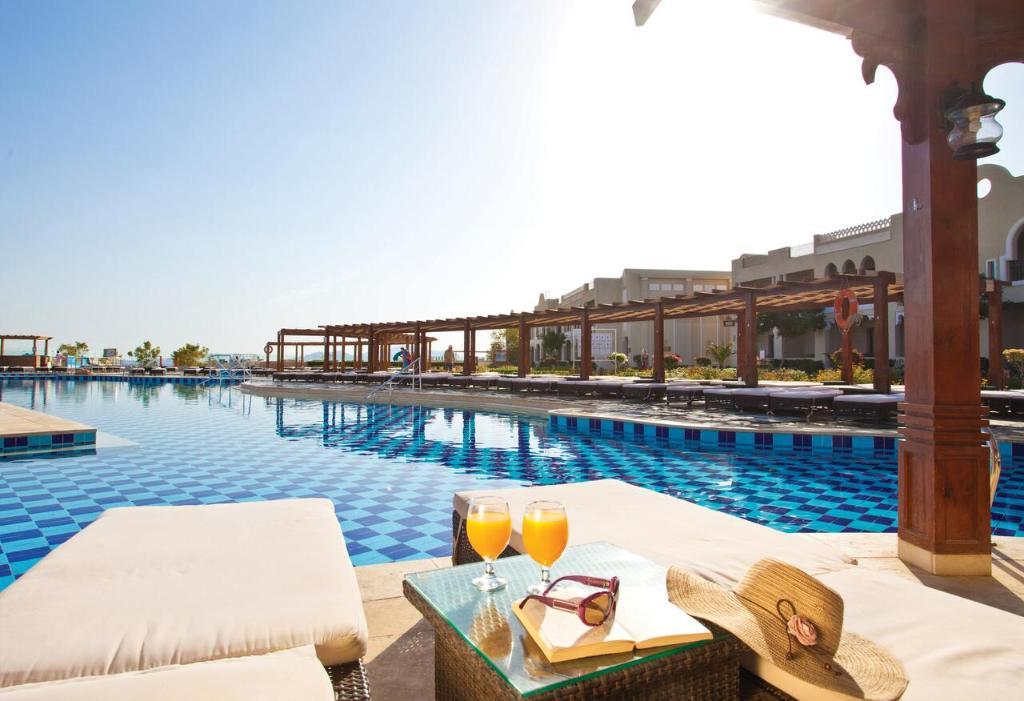 SUNRISE Arabian Beach Resort
