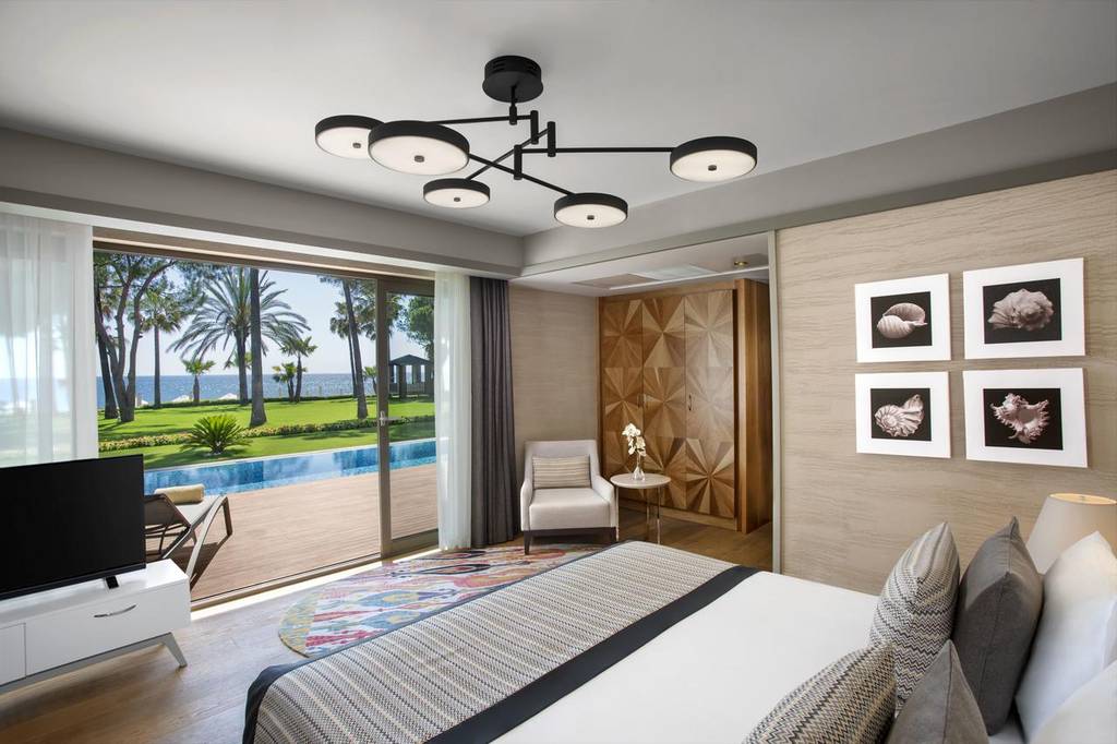 Acanthus & Cennet Barut Collection