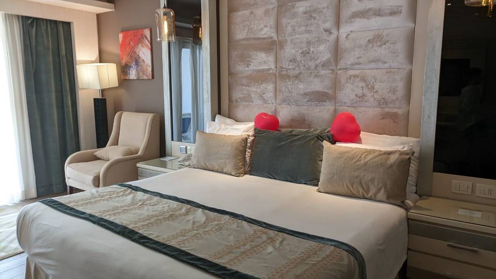 Sunrise Romance Resort
