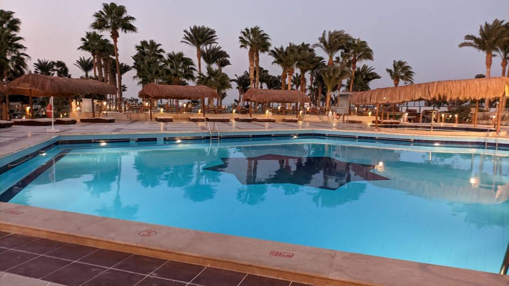 Meraki Resort