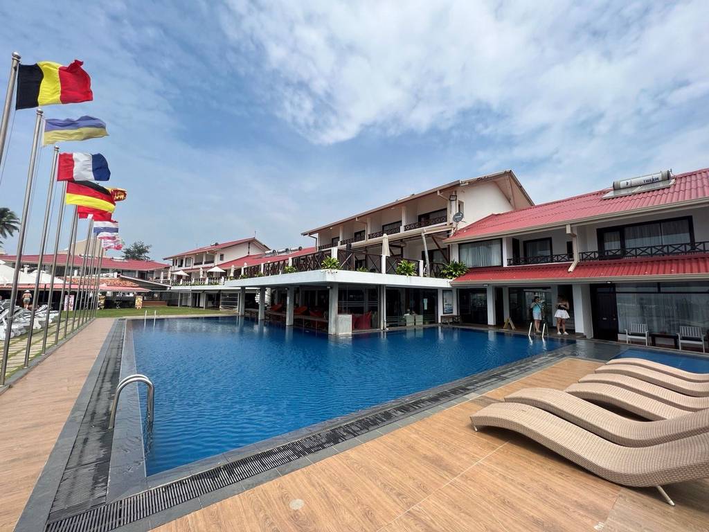 CORAL SANDS 4*
