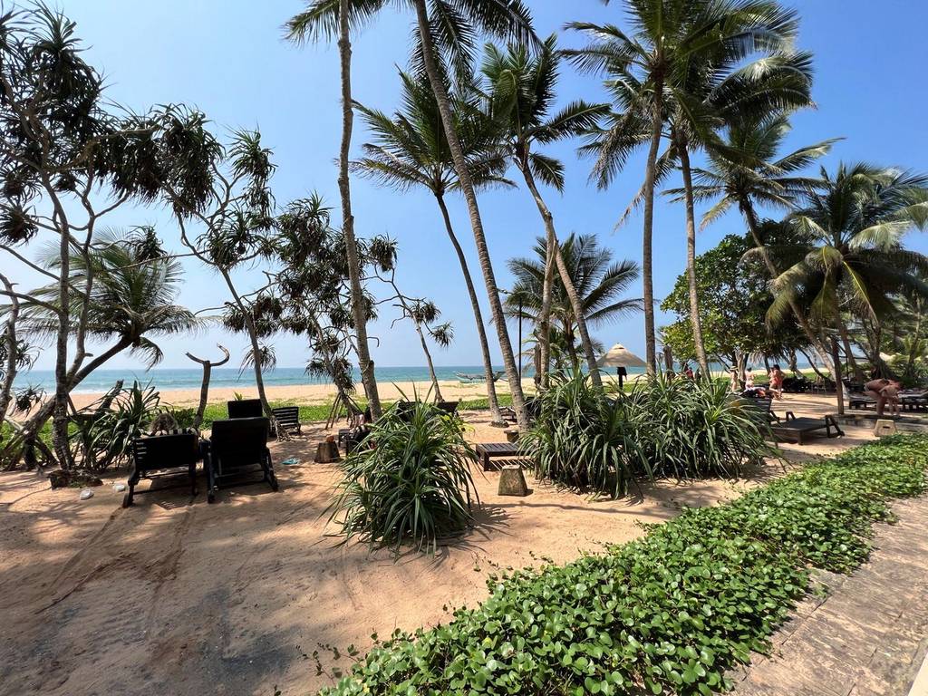 PANDANUS BEACH RESORT