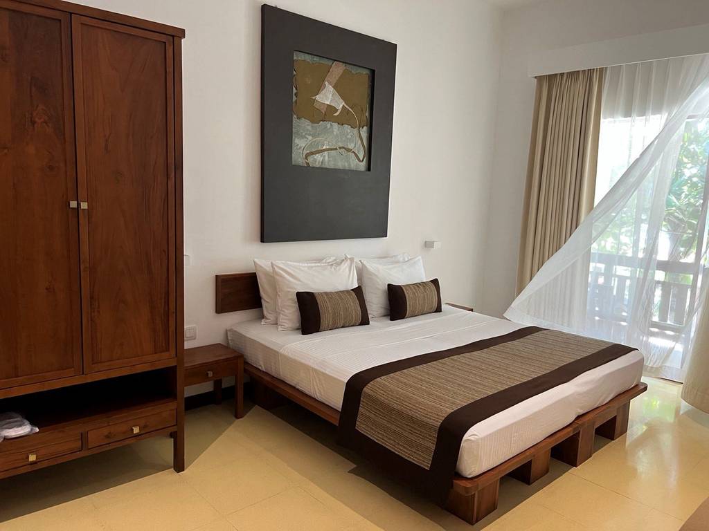 PANDANUS BEACH RESORT