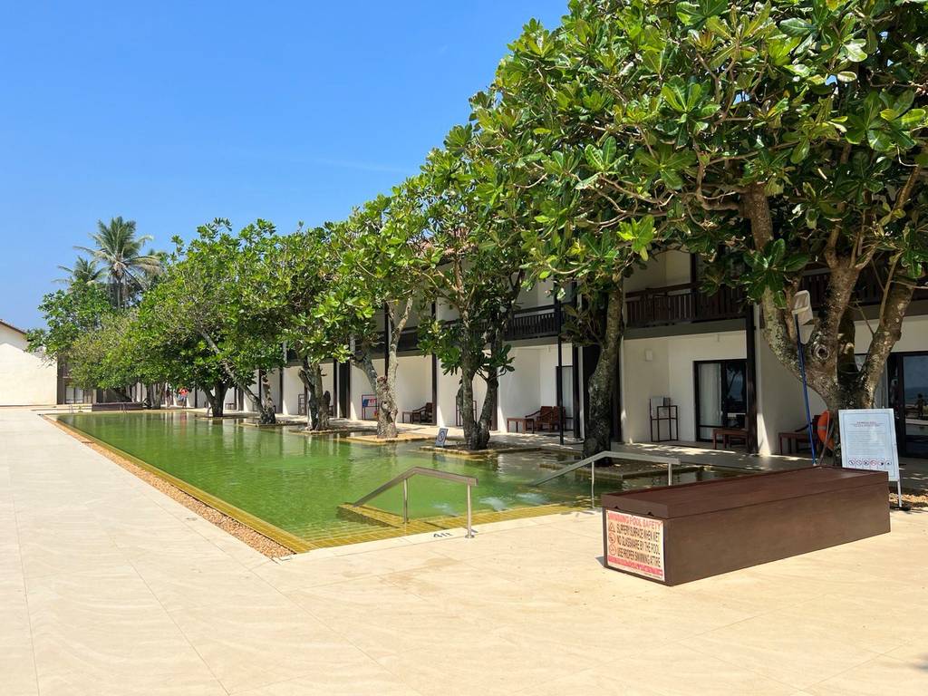 PANDANUS BEACH RESORT