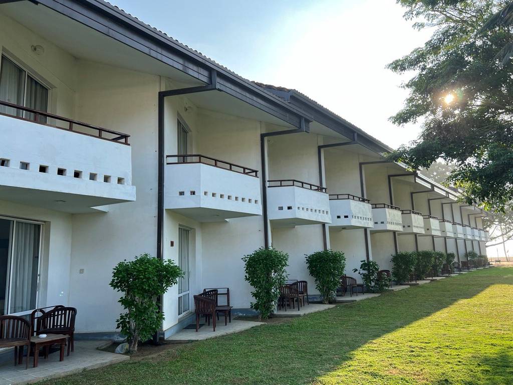 HIBISCUS BEACH HOTEL
