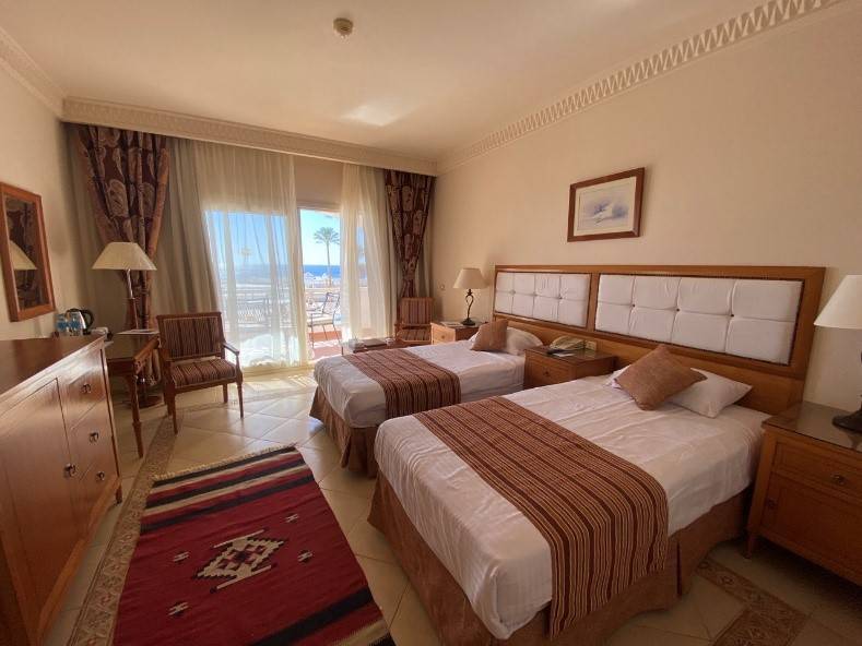 CONTINENTAL PLAZA BEACH HOTEL