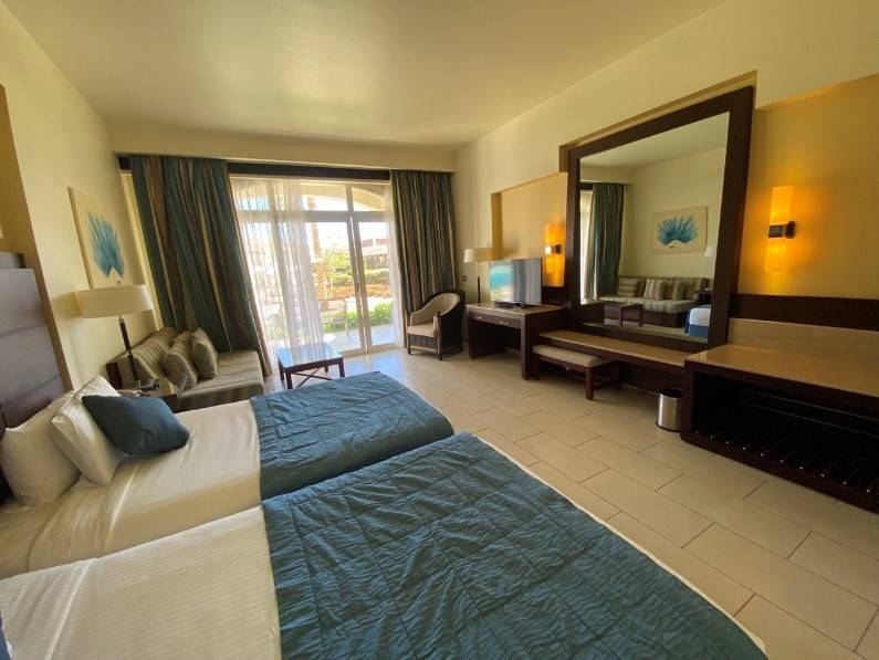 REEF OASIS BLUE BAY RESORT 