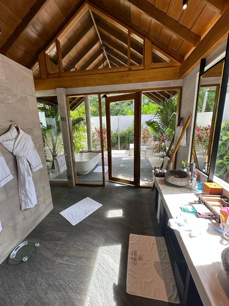 Emerald Faarufushi Resort & Spa 5*