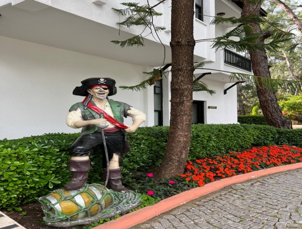PIRATES BEACH