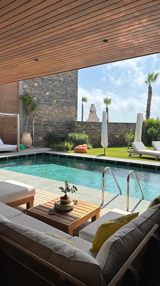 Duplex swim up