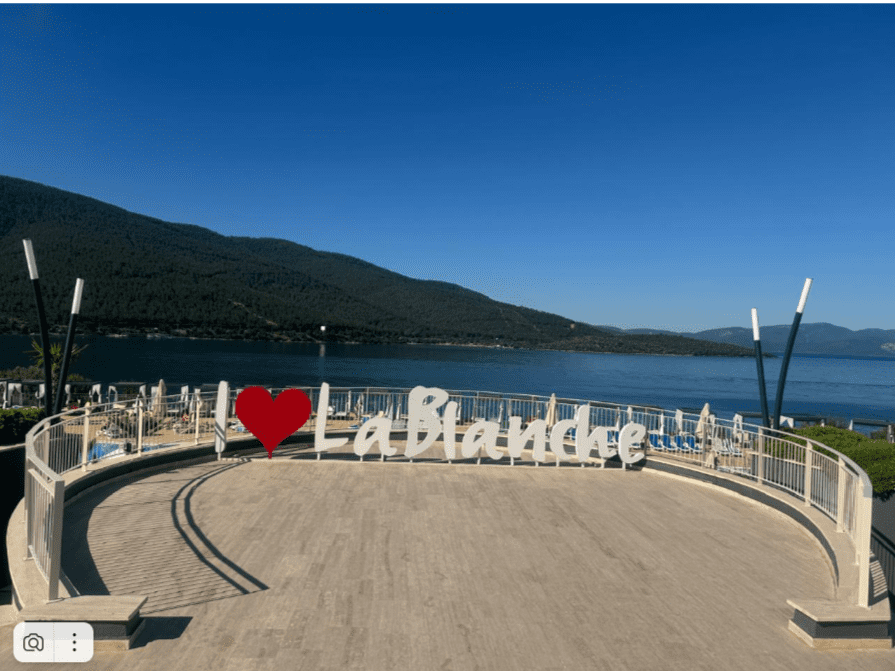 La Blanche Island 5*