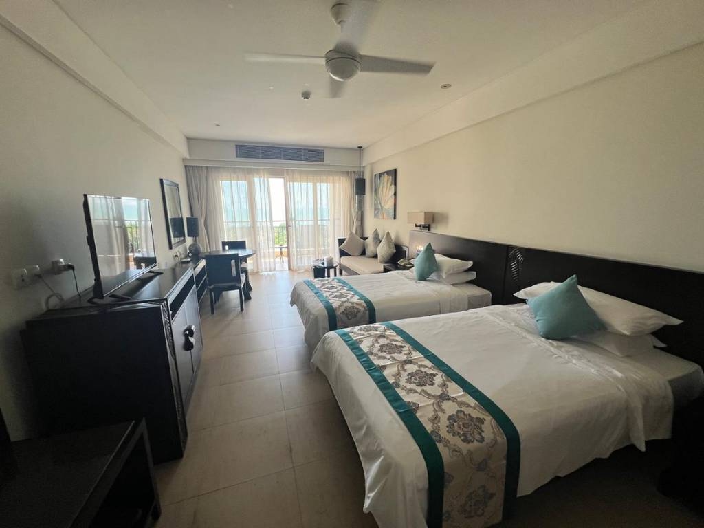 Howard Johnson by Wyndham Resort Sanya Bay 5*
