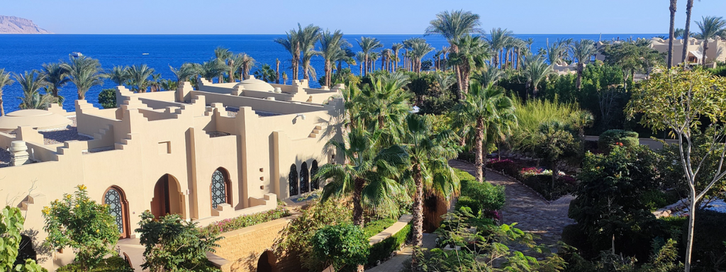FOUR SEASONS RESORT