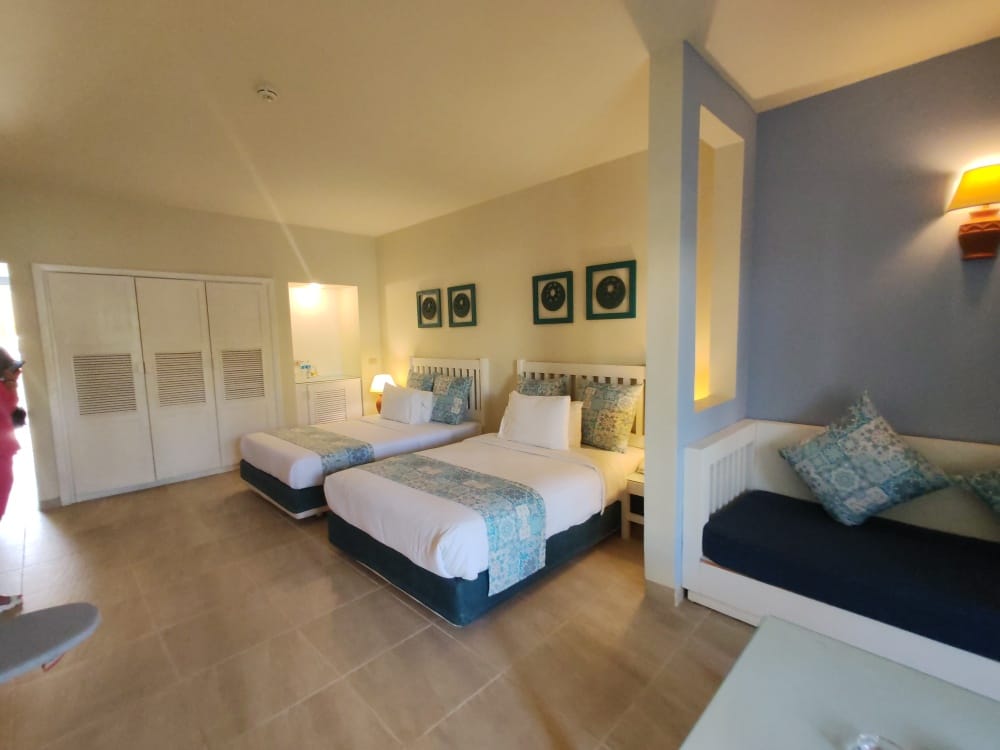 CAESAR BAY RESORT 
