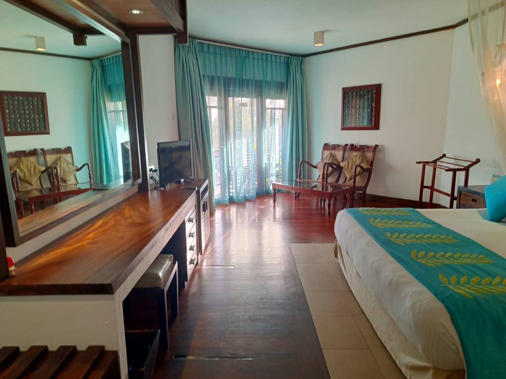 ROYAL PALMS BEACH HOTEL
