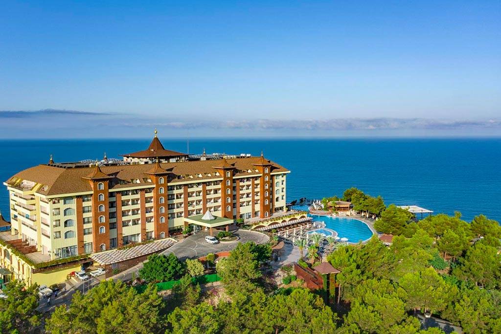 Utopia World Hotel 5*