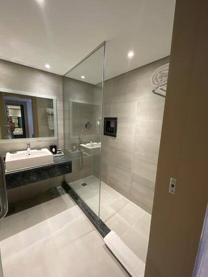 The V Luxury 5*