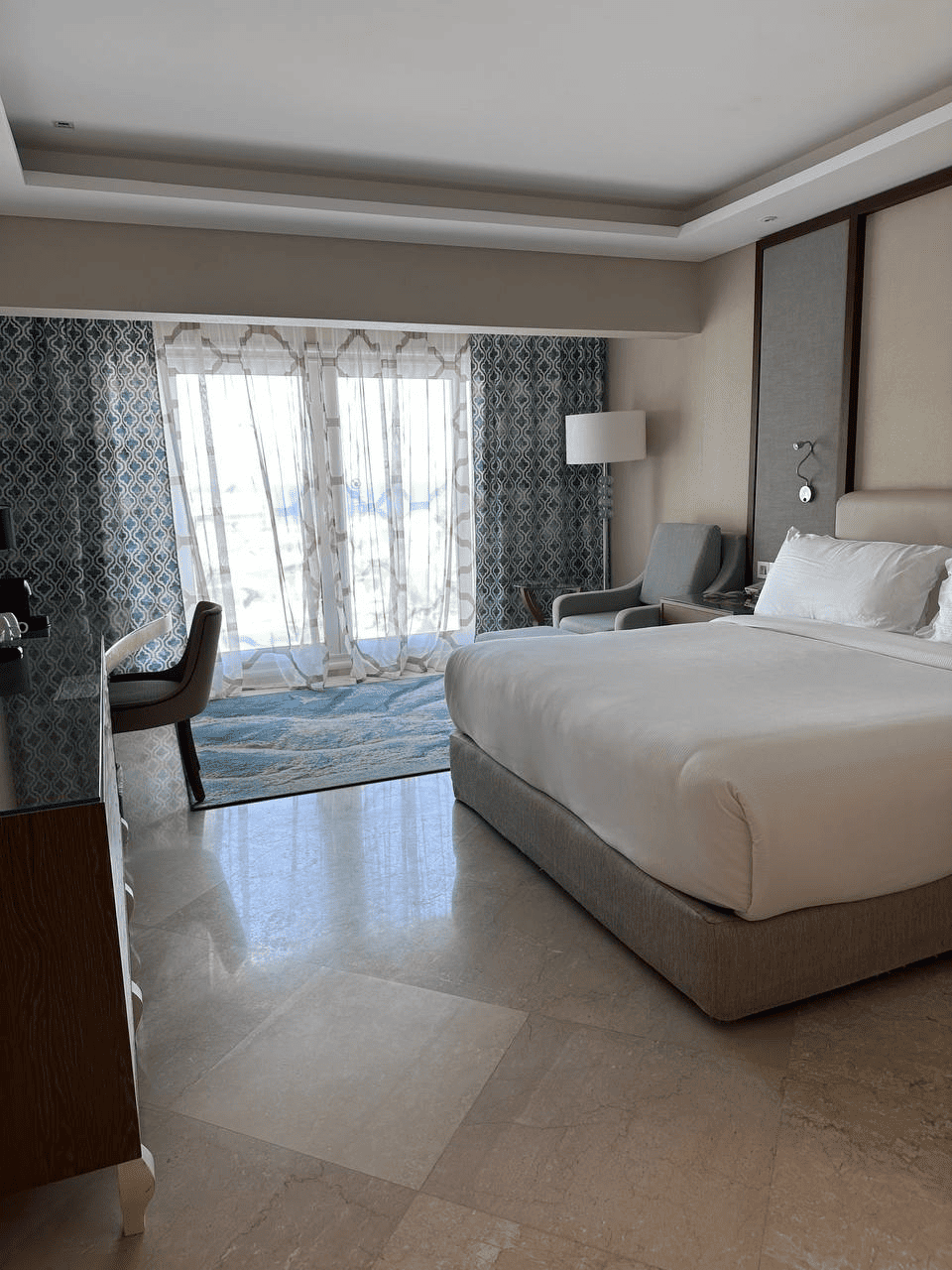 Hilton Plaza 5*