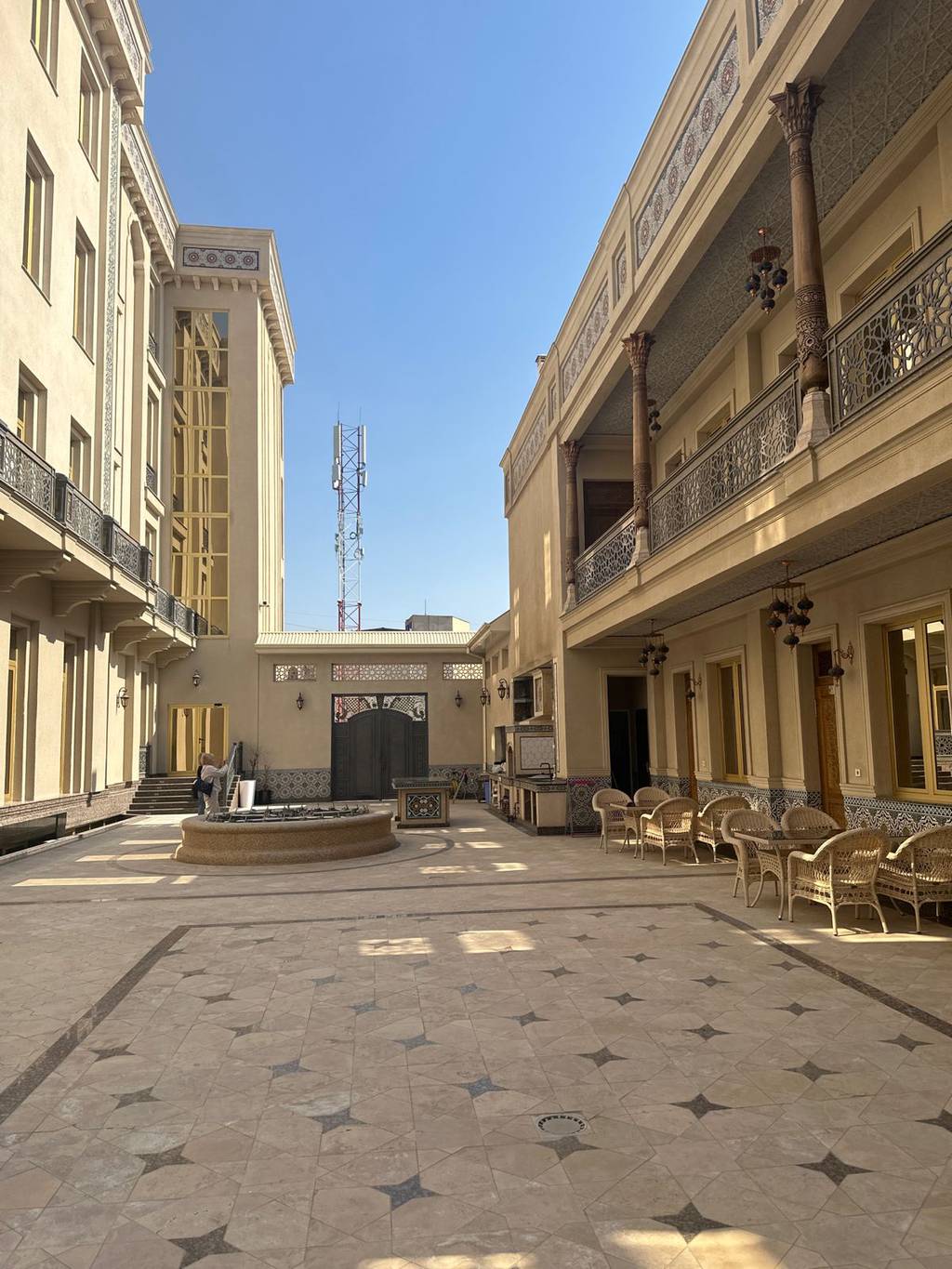 Paradise Plaza