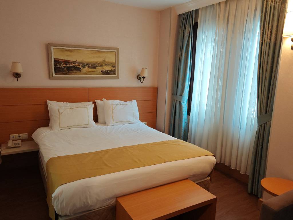 Almina 4*