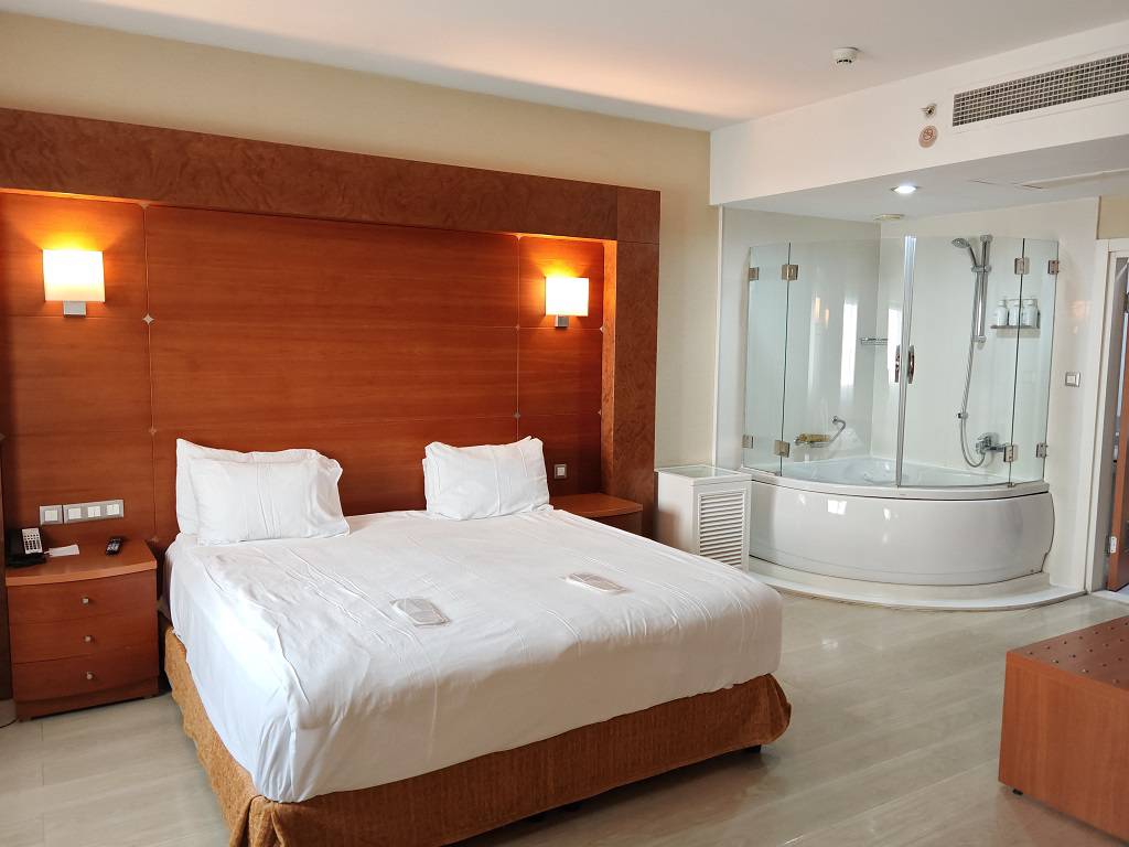 Holiday Inn Istanbul City 5*