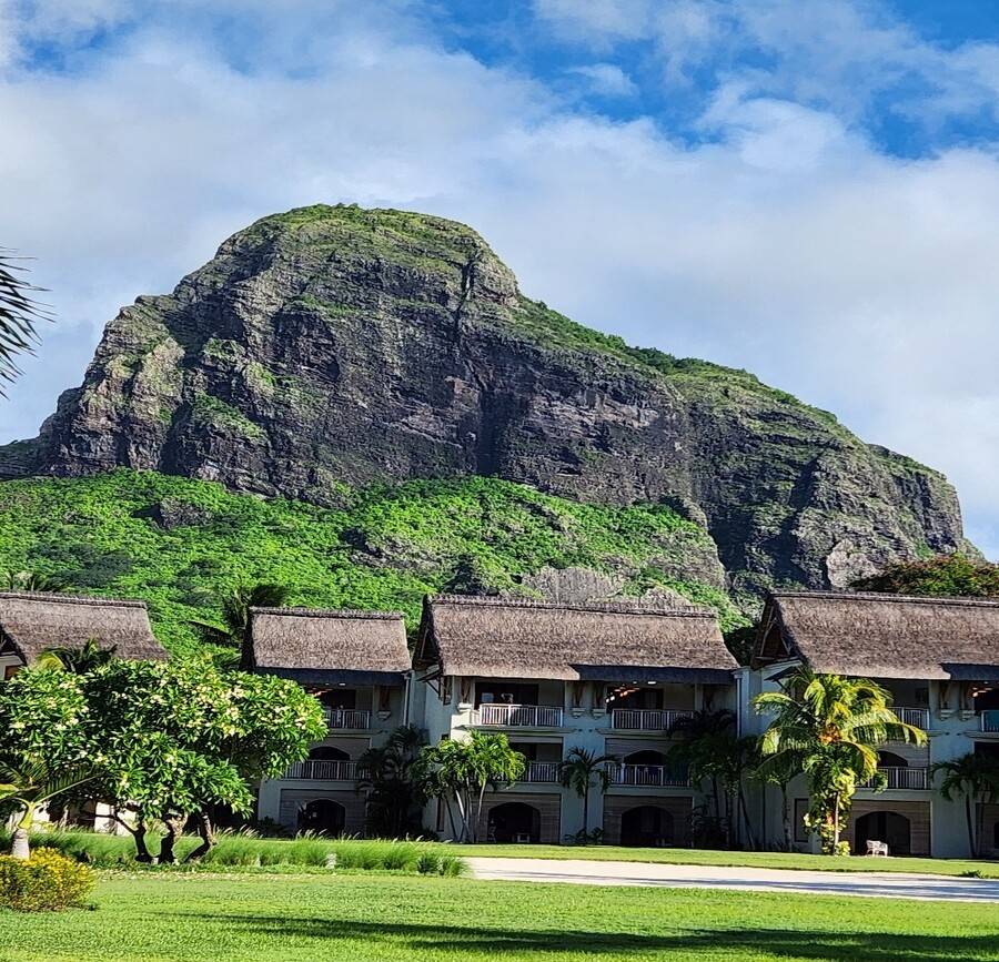 Paradis Beachcomber Golf Resort & Spa