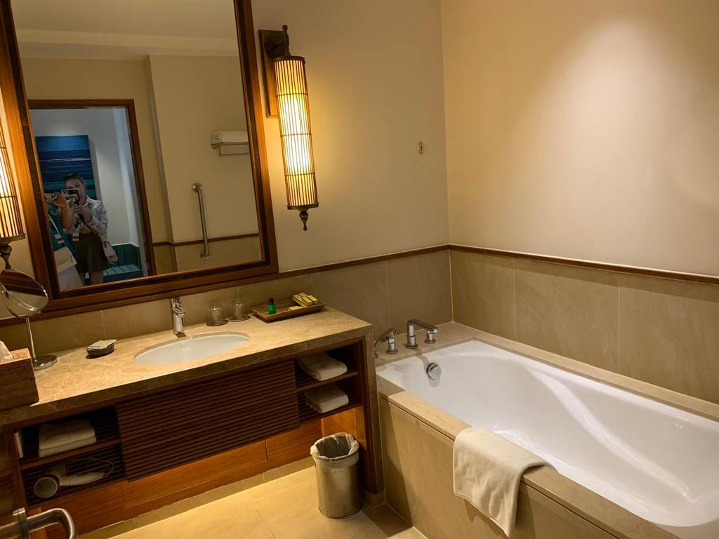 Shangri-La Hambantota 5*