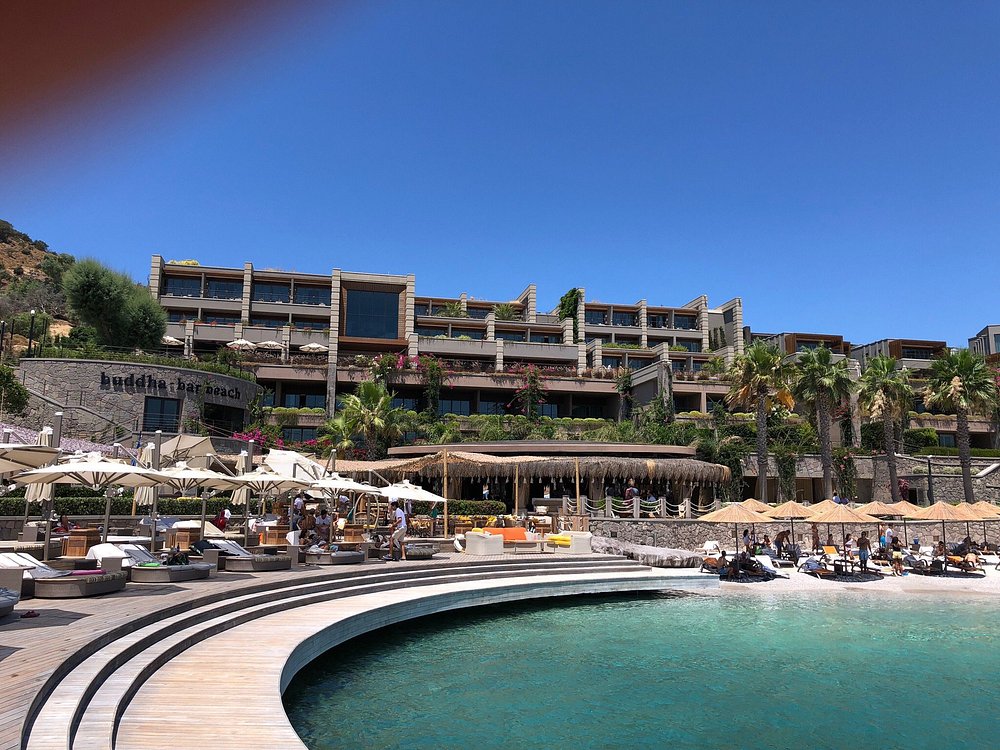 Caresse, a Luxury Collection Resort & Spa