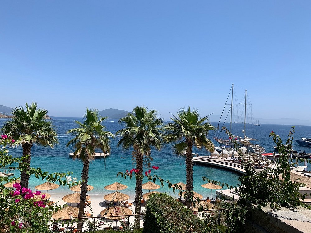 Caresse, a Luxury Collection Resort & Spa