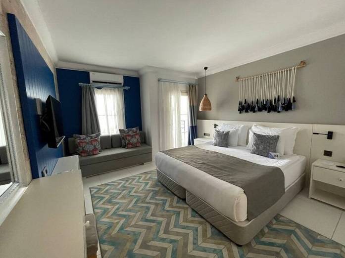 Holiday Inn Resort Bodrum 5*