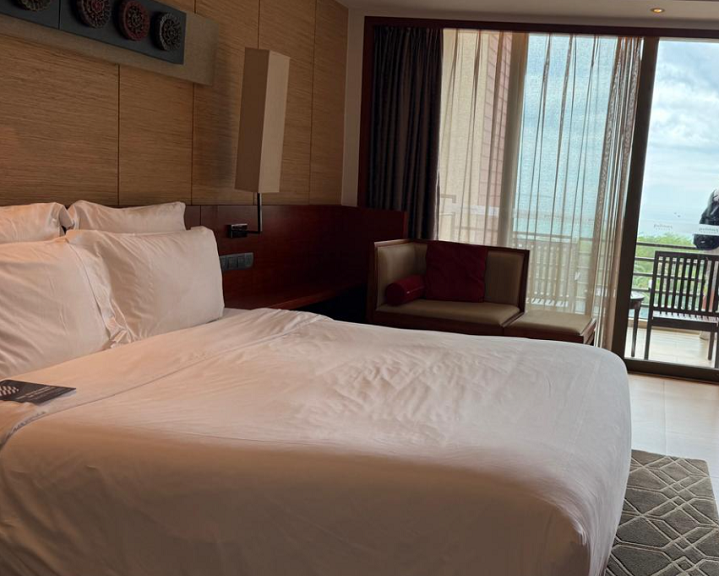 Pullman Oceanview Sanya Bay Resort & SPA