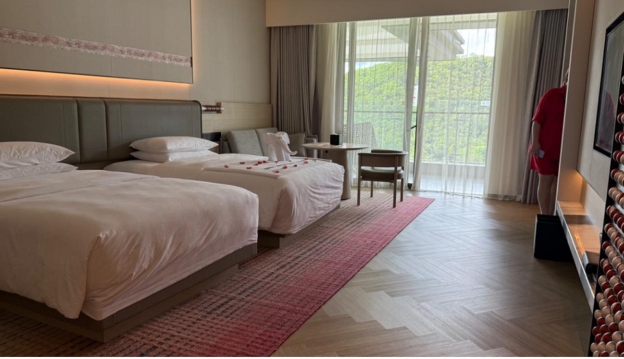 Hualuxe Sanya Yalong Bay Resort 