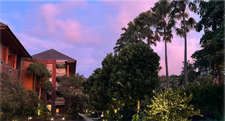 Hotel Indigo Bali Seminyak Beach 5*