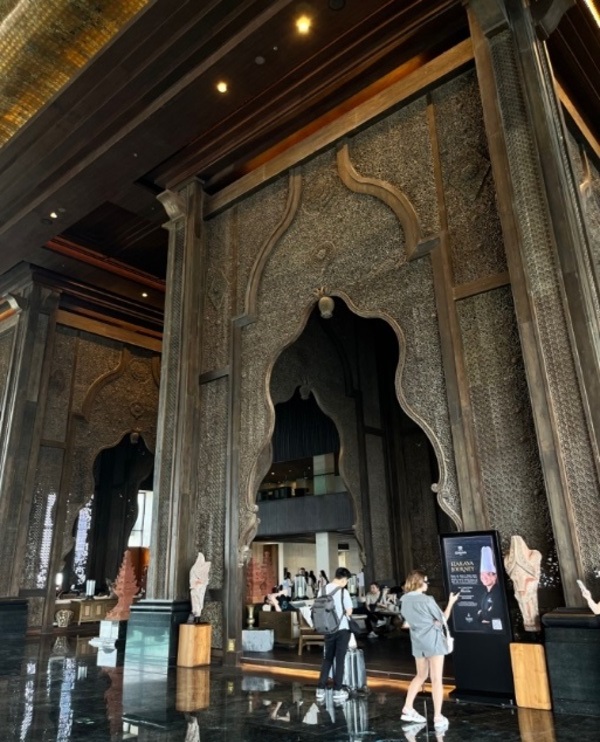 THE APURVA KEMPINSKI 