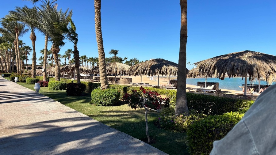 Meraki Resort 