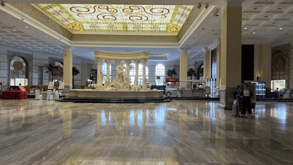 Crowne Plaza Resort Sanya Bay 5*