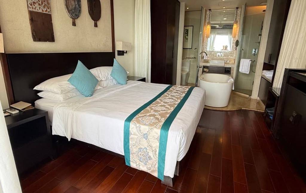 Howard Johnson by Wyndham Resort Sanya Bay 5*