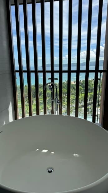 Hualuxe Sanya Yalong Bay Resort 5*