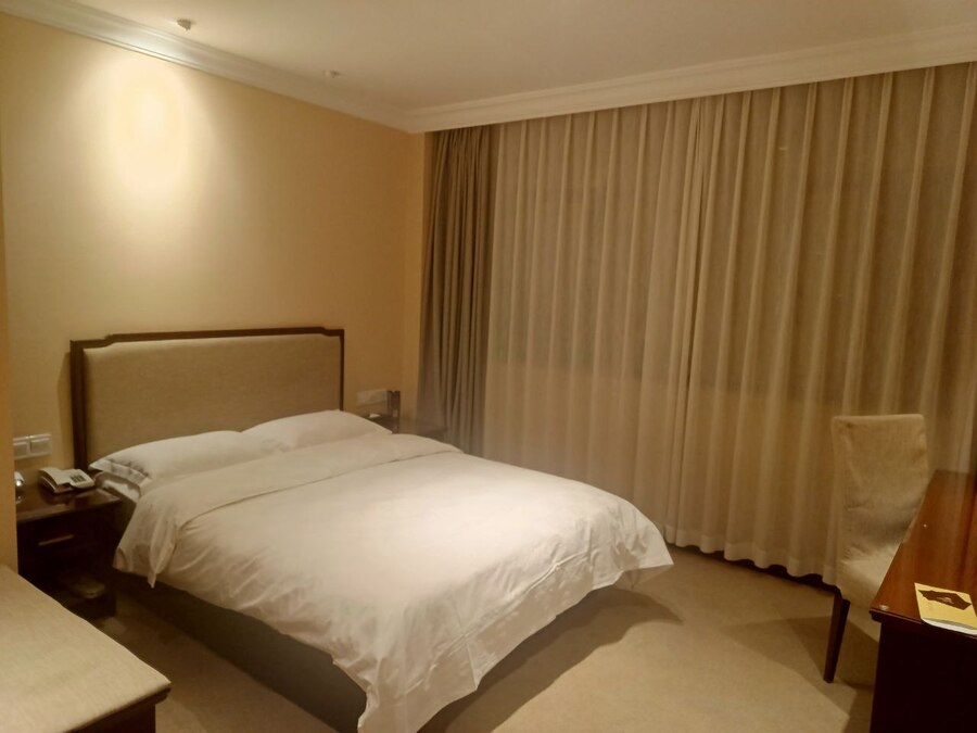 Bell Tower Hotel Xian 4*