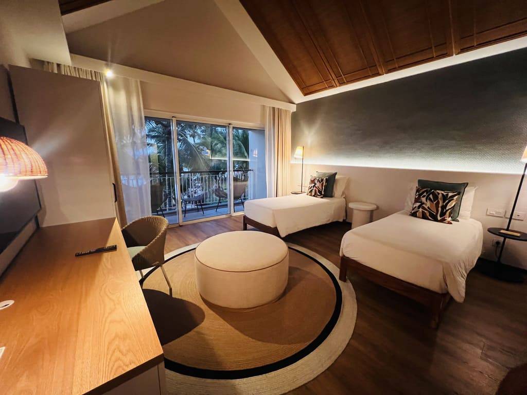 Victoria Beachcomber Resort & Spa 4*