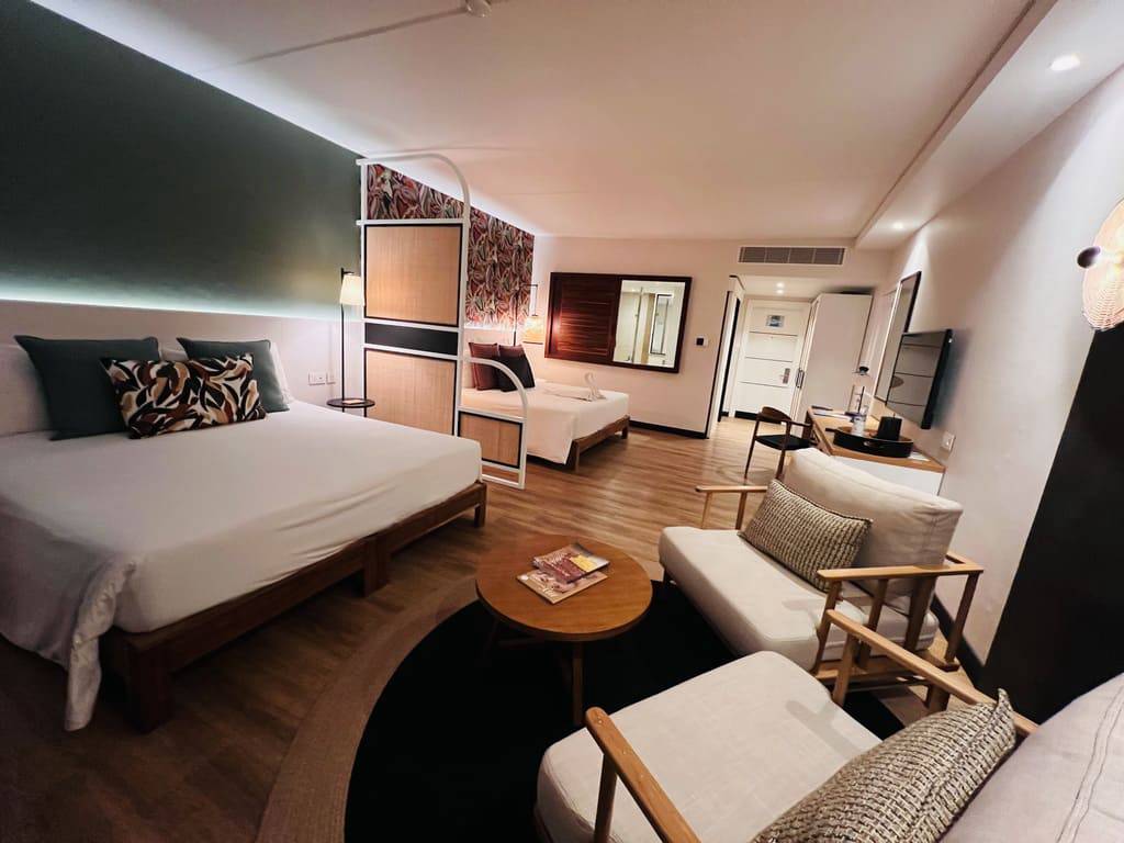 Victoria Beachcomber Resort & Spa 4*