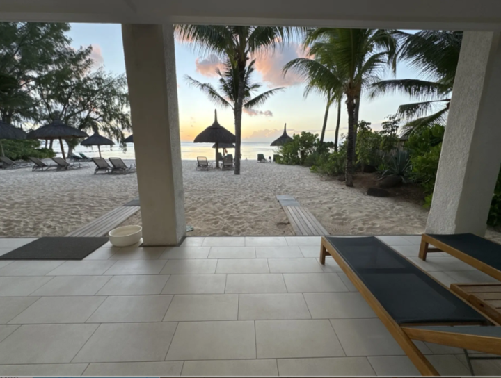 Paradis Beachcomber Golf Resort & Spa