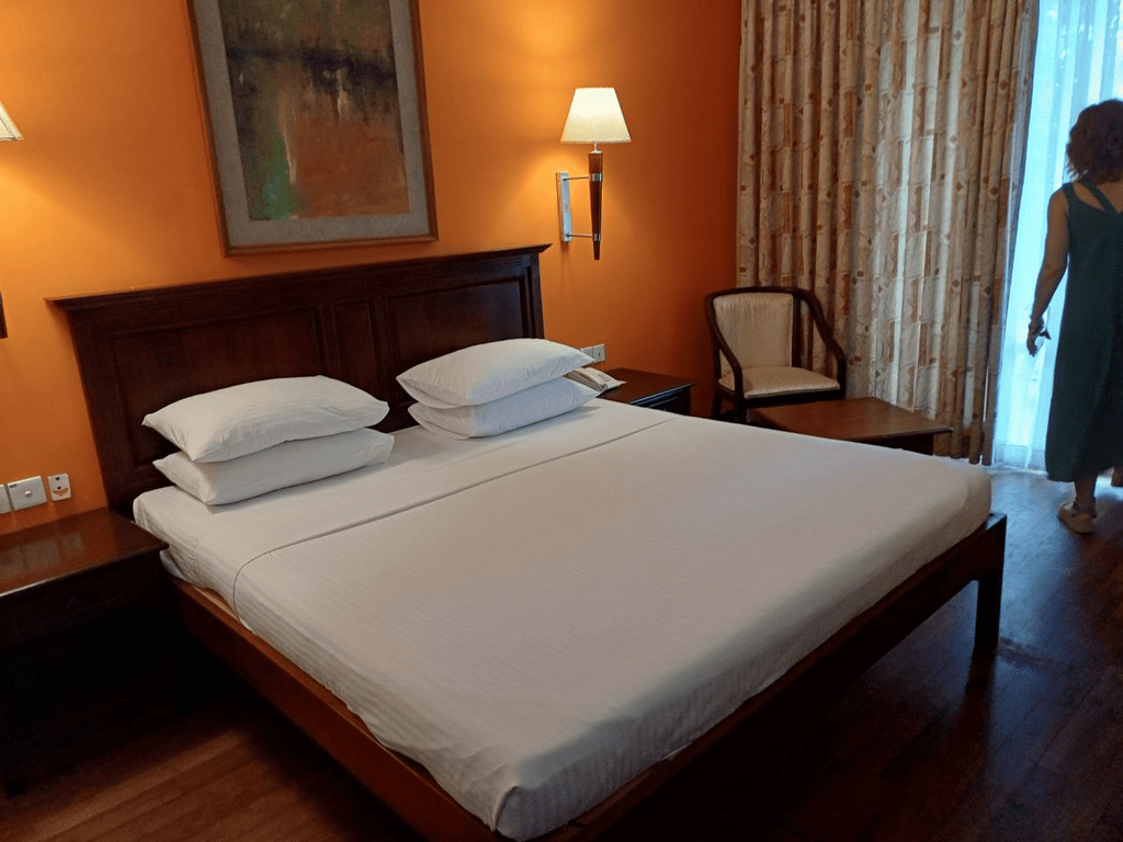 Hibiscus Beach Hotel & Villas 3*, Калутара