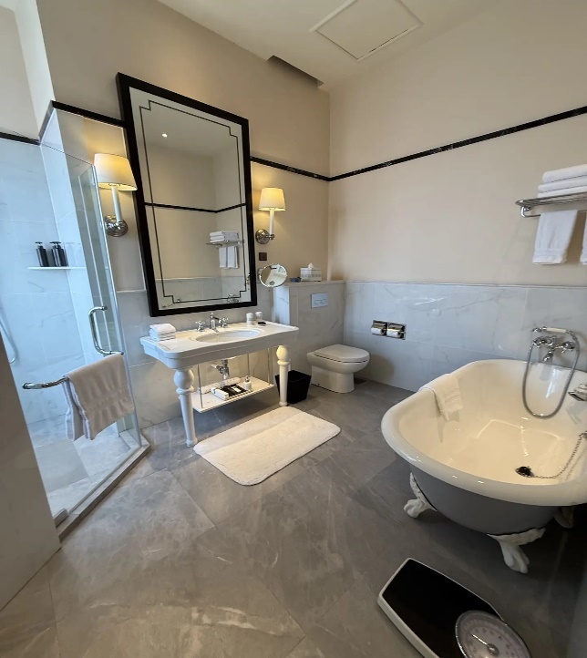 Raffles Le Royal 5*