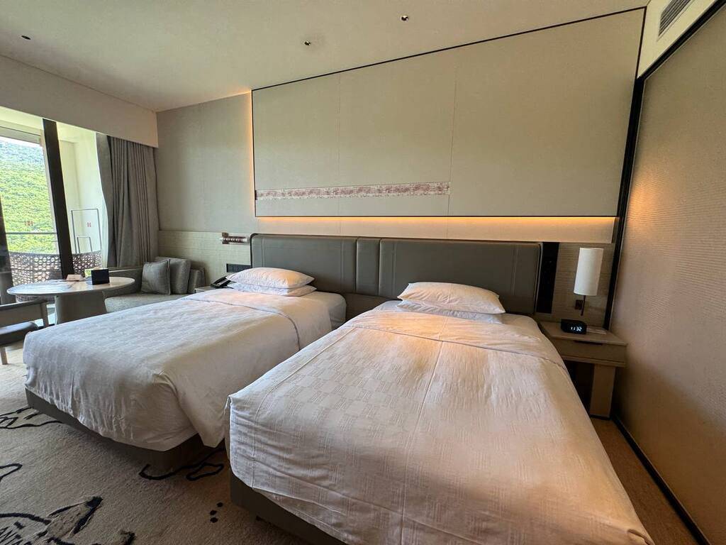 Hualuxe Sanya Yalong Bay Resort