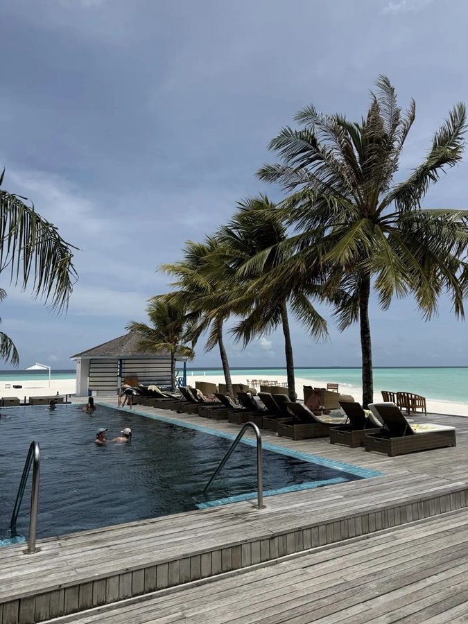 Dhigufaru Island Resort
